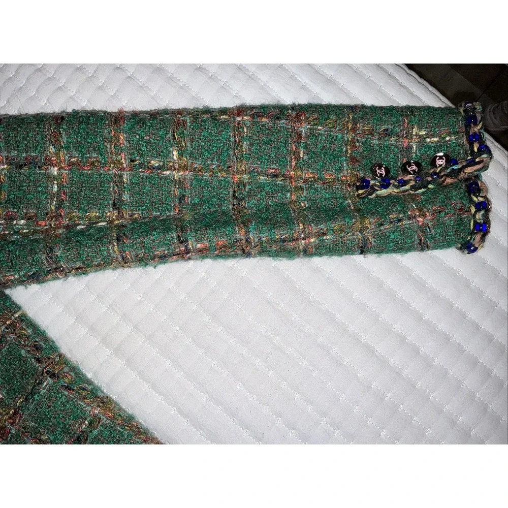 Chanel‎ Woman's Tweed Jacket Size 40 - Picture 11 of 15
